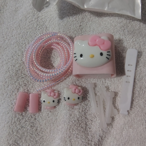 Hello Kitty Pink and White Cable Set It's not a charging cable, it's a cable cov - Picture 3 of 4